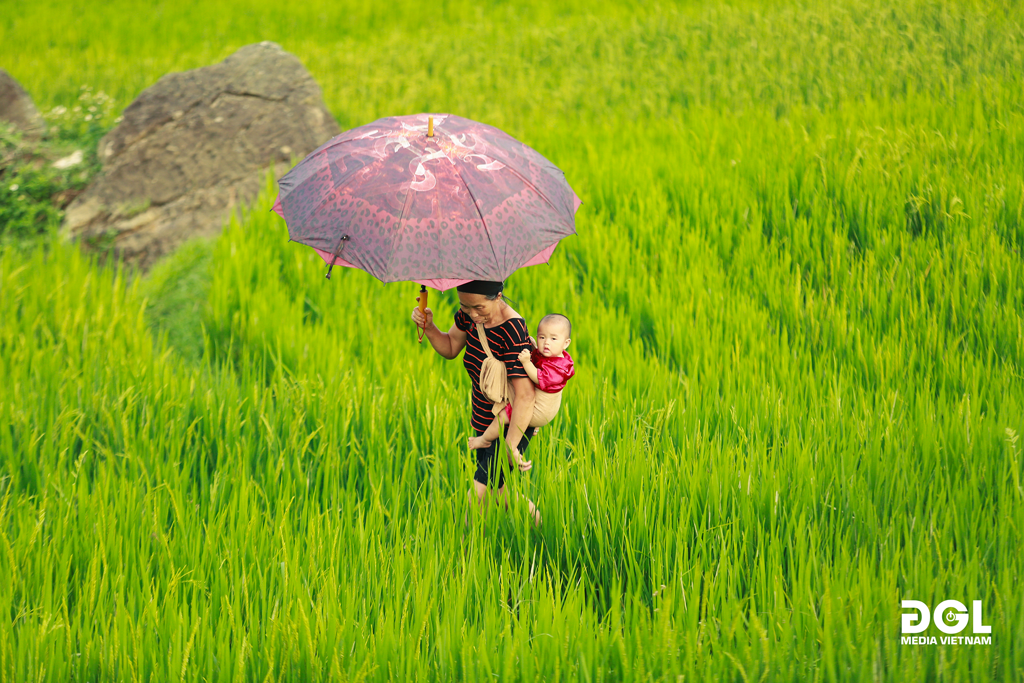 Bà và em Bé ở Pù Luông